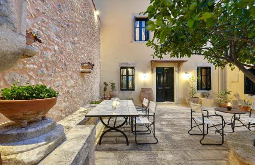 Castello Villa Daphnes - Private Pool & Whirlpool - Foto 51