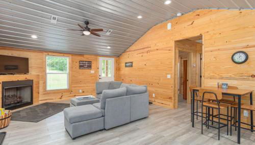 Modern Cabin in the Woods with Hot Tub - Photo 2