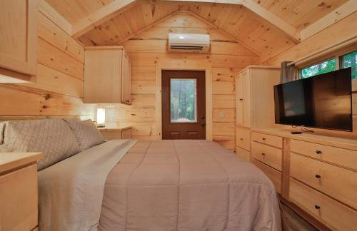 Tiny Cabin Village Private Hot Tub Lynda Cabin - Foto 3