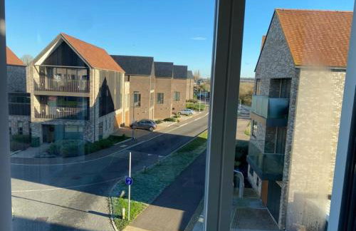 Exquisite & Contemporary 2 Bed Apartment w Parking 10 mins walk to Papworth, Addenbrookes hospitals & Bio Medical Campus - Foto 8