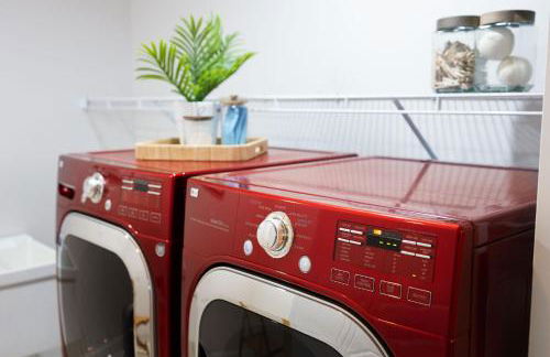 Cascadia Family Mansion, Hot Tub, Game Room, Gym! - Foto 42