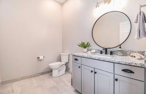 Luxurious Midtown Retreat with Elevator Access - Foto 50