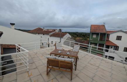 Starlight Villa with Rooftop Terrace near Coja - Foto 6