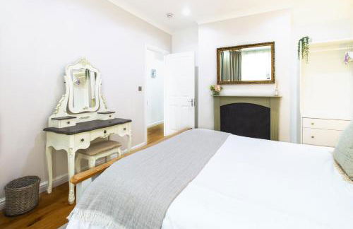 Spacious 4BR house, 2 en suites with garden & on-site parking - Foto 32