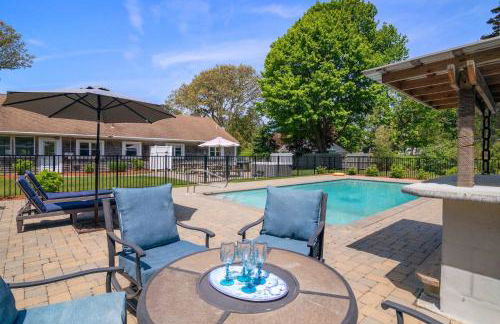 Sleeps 14 Home w Pool Great for Families - Photo 2