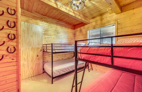 Alpine Cabin with Deck 3 Mi to Luna Lake! - Foto 15