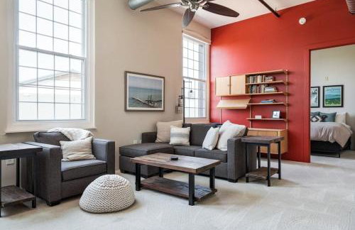 Top of The Peak: Downtown Gem! Steps to Beach - Foto 1