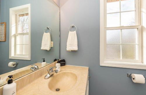 Hoosier Happiness, Too! 3 Bedroom Suites Near IU & Downtown - Foto 9