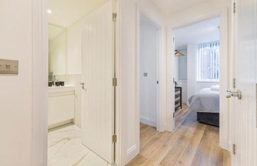 Stylish 2BR 2BA Flat in Gravesend Sleeps 4 - Foto 42