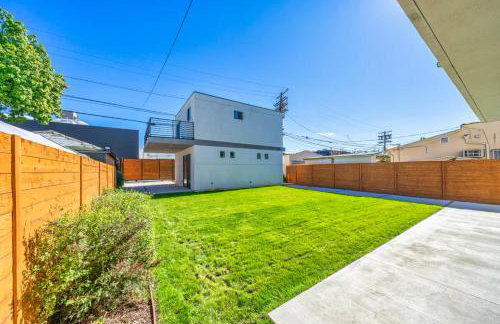 7 BR double house with parking and a backyard in LA - Foto 36