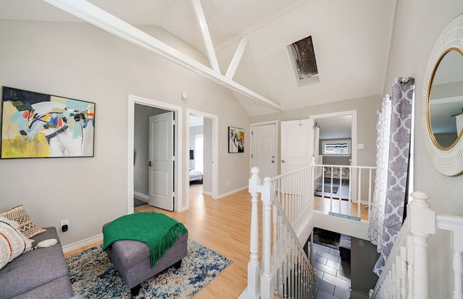 Wonderful Getaway Houston 2BR w/Balcony Views - Photo 11