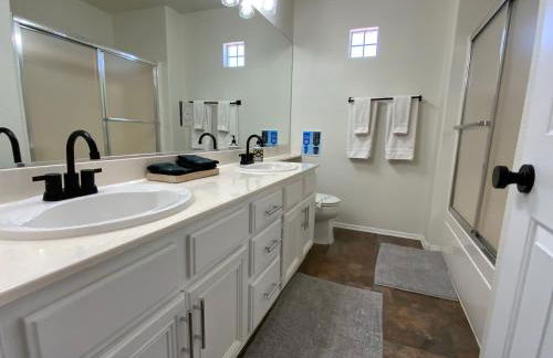 Buddha Gem, Central 6 Bed Room Luxury Home with Pool Hot Tub Game Room and much more - Foto 44