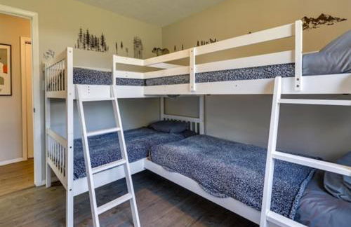 3 BR 2 BA Modern home with private hot tub, fire pit and lake view, Dogs ok! - Foto 26