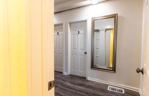 8 Beds Home with 4 Car Parking Space - Near DTLB - Foto 47