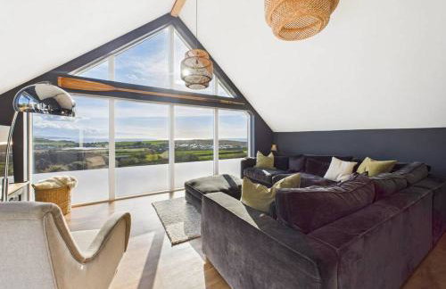 Coastal retreat with hot tub and panoramic views - Foto 7