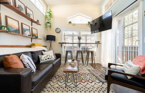 Rustic Escape Fireplace, BBQ Grill & Scenic Views - Foto 1