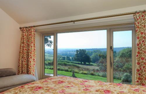 Sherway Coach House - Photo 20