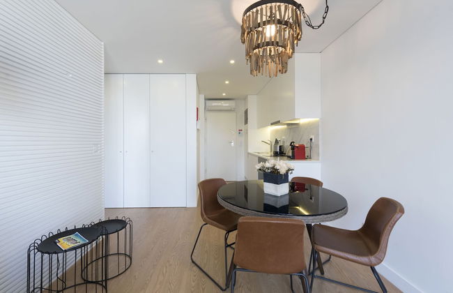 Downtown Bright Balcony Apartment by Vacationy - Foto 7