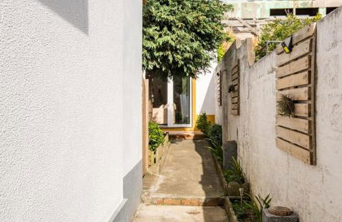 Cozy home with jacuzzi - near the airport - Photo 3