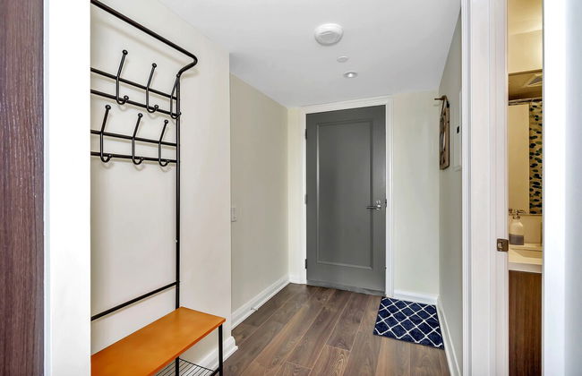 QuickStay - Elegance in Yorkville (Yonge & Bloor) - Photo 6