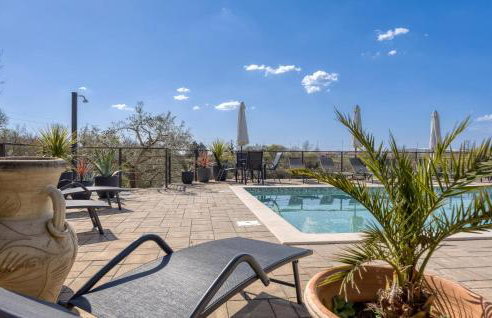 Cozy Apartment In Pilkovici With Wifi - Photo 13