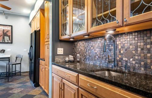 Elegant and Chic 2Bed 2Bath steps from the lake! - Foto 13