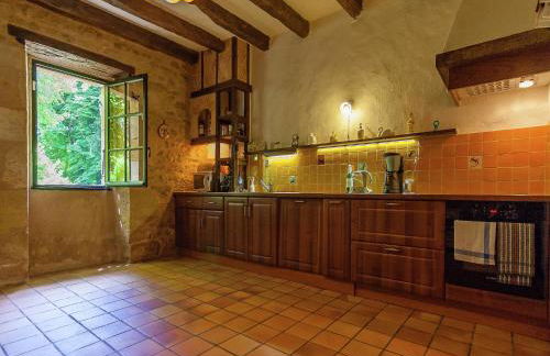 Spacious farmhouse with private heated pool in a rustic garden - Foto 49