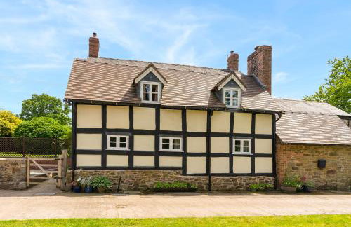 Stone House - Photo 2