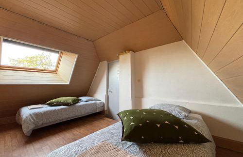 Rivage Maison spacieuse 10 p 5 chambres 2 sdb 2 WC tout confort avec jardin, belle terrasse aménagée, parking privatif, à 2 kms d'une petite plage, 3kms d'Omaha Beach et Port en Bessin - Foto 33