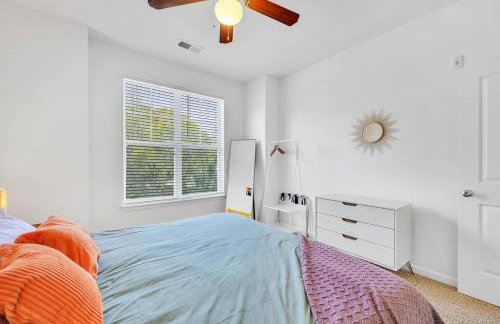 1BR King Bed near Shopping, Dining & Entertainment - Foto 21