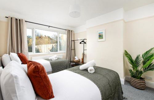 Long Stays-4bed house-Parking-By FabAccommodation - Foto 3