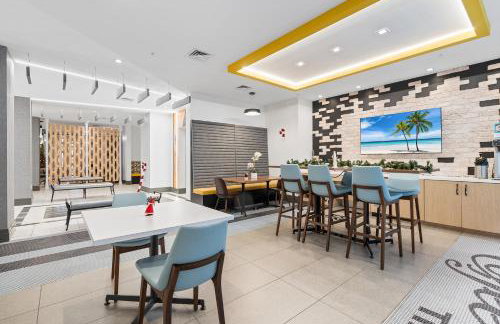 Modern 2BR 2BA Condo Sleeps 8 with Gym Laundry 20 Min to NYC - Foto 41