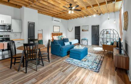 Charming & Spacious Hideaway by Downtown Bryan - Photo 1