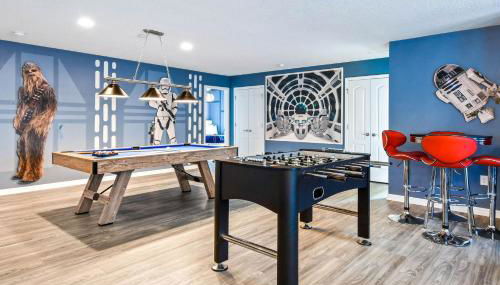 Luxury 9BR Mansion Near Disney with Private Pool, Jacuzzi, Themed Rooms & Game Room! - Foto 3, Game Room
