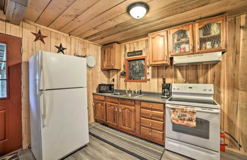 Remote Kentucky Cabin with Fire Pit and 2 Ponds - Foto 6