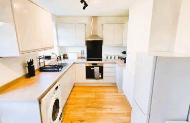 3BR House-Apartment-Free Parking-Manchester Airport - Foto 9