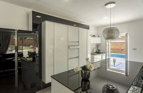 Luxury villa with a swimming pool Split - 13408 - Photo 27