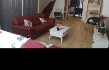 Belle maison avec petit jardin et cour à 10mn du très beau lac de sidiailles. - Foto 1