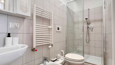 Piramide Suites 2 Bedrooms & 2 Bathrooms - Foto 4, Shower
