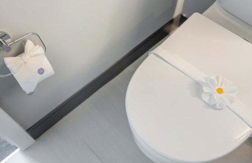 Sophisticated 3BR Suite - New Modern and Luxurious - Photo 24