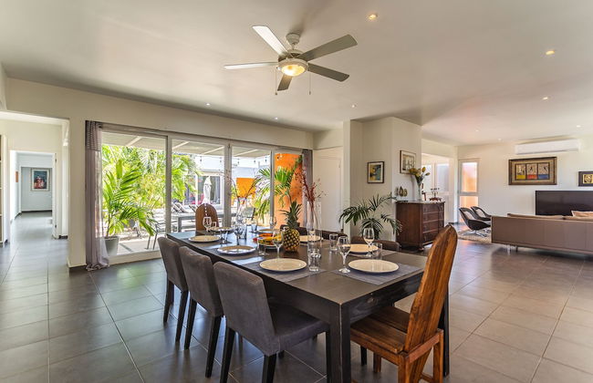 Stunning Modern Home, Near Beaches Full AC - Foto 35