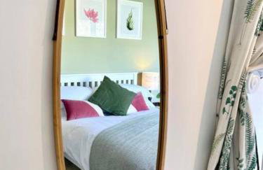 Beautiful Garden Room with Private Entrance - Foto 15