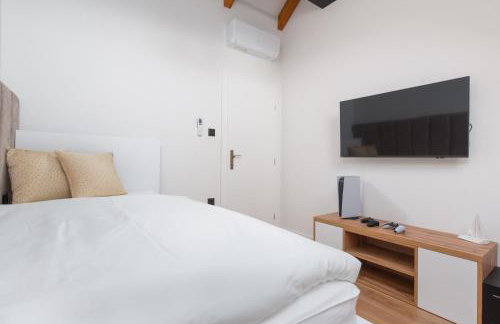 Unique Villa Pietra with heated private pool - Foto 32