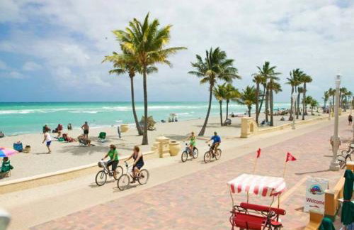 Stylish Apt with Pool and Gym near beach - Foto 9