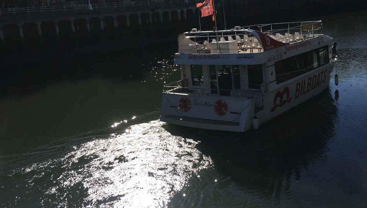 Bilbao & Portugalete Boat Tour - Foto 1
