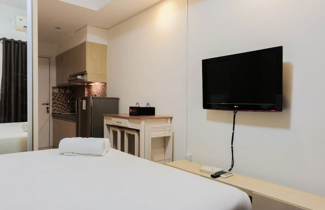 Best Price Studio Apartment at Tamansari Skylounge - Foto 16