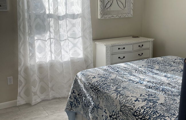 Coastal Retreat 3 Bedroom Home by RedAwning - Photo 5