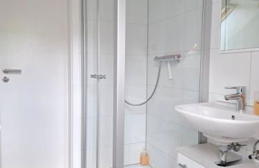 WEINBERGBLICK Wohnung im Haus FREY - 2BR ,Küche, 2 Bäder, 2 Balkone, Parkplatz direkt vor der Tür - Foto 5