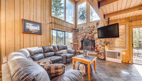 Half Mile to Ski Slopes Conway Condo with Hot Tub! - Foto 2