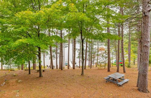 Quiet Retreat on Lake with Kayaks, Boats and Bikes! - Foto 39